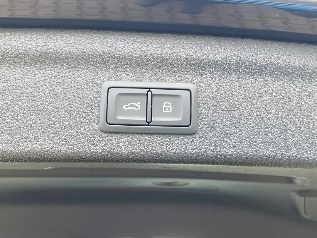 Audi Q3 - Thumbnail 11