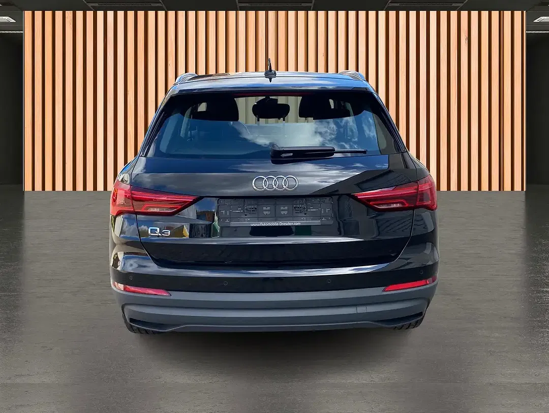 Audi Q3 - Thumbnail 16