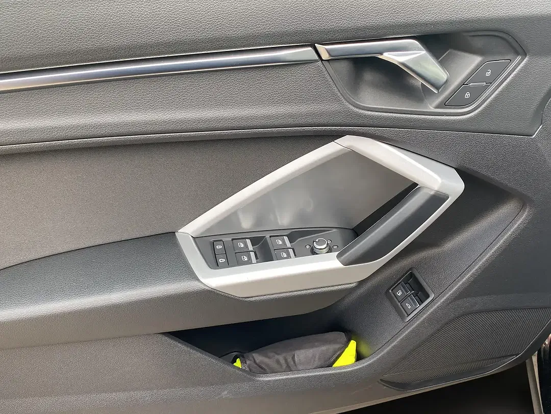 Audi Q3 - Thumbnail 4