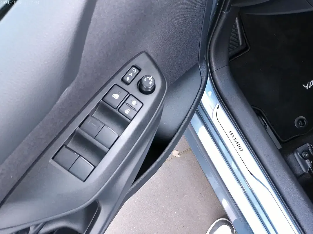 Toyota Yaris - Thumbnail 10