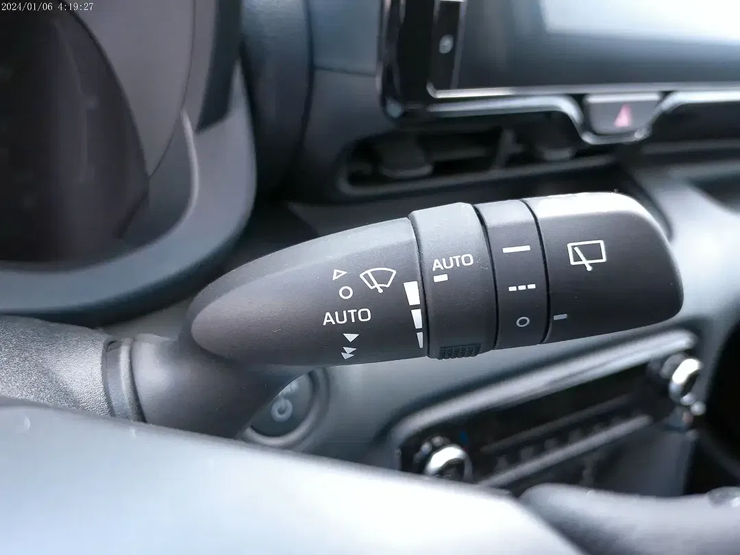 Toyota Yaris - Thumbnail 13