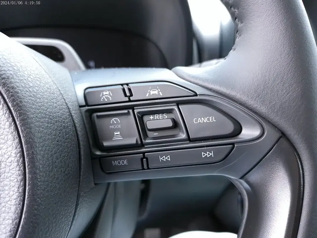 Toyota Yaris - Thumbnail 15