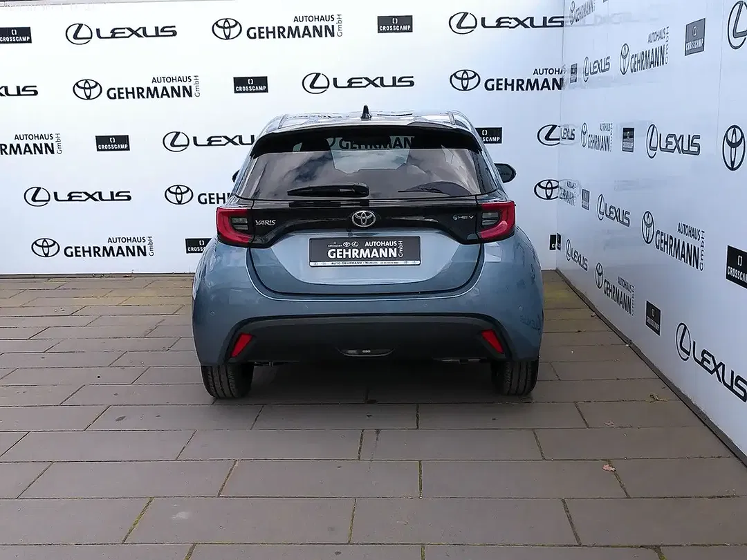 Toyota Yaris - Thumbnail 4