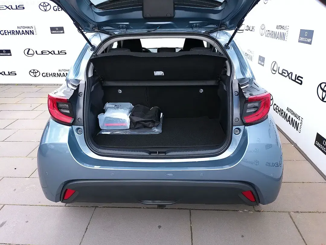 Toyota Yaris - Thumbnail 5