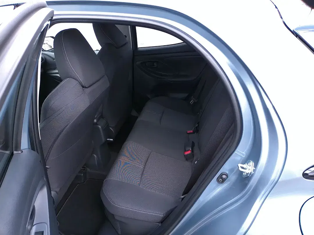 Toyota Yaris - Thumbnail 7