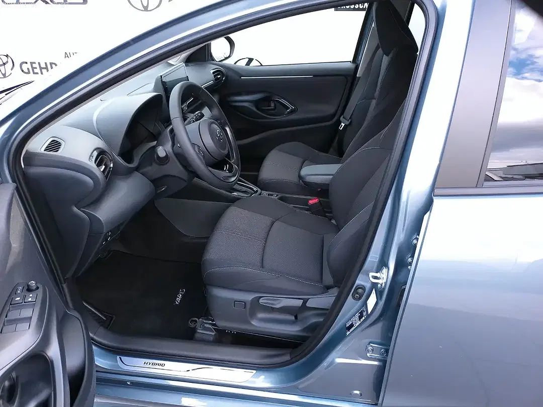 Toyota Yaris - Thumbnail 9