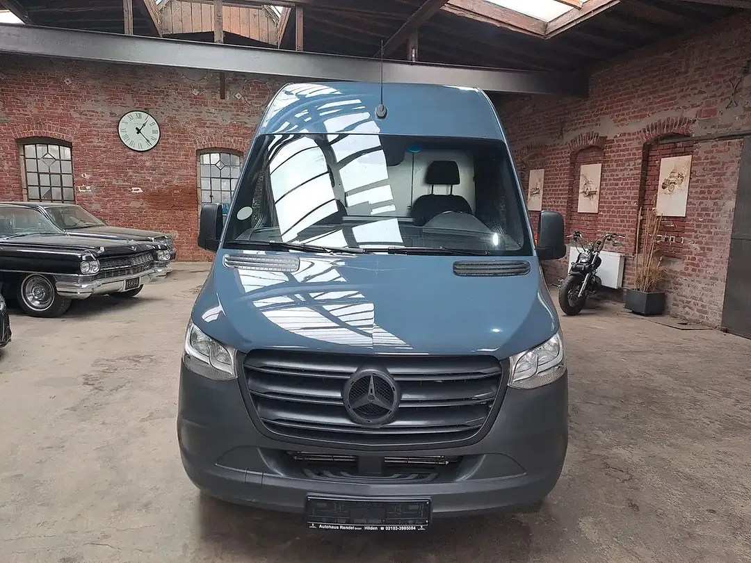 Mercedes-Benz Sprinter - Thumbnail 2