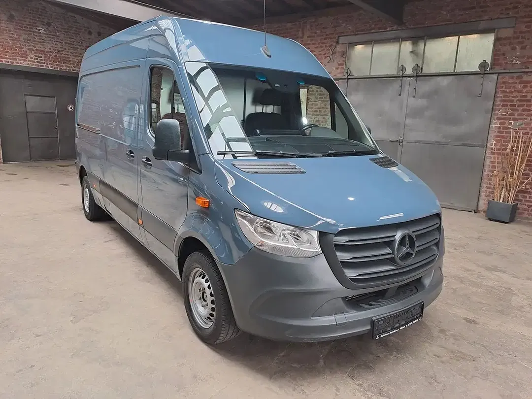 Mercedes-Benz Sprinter - Thumbnail 3
