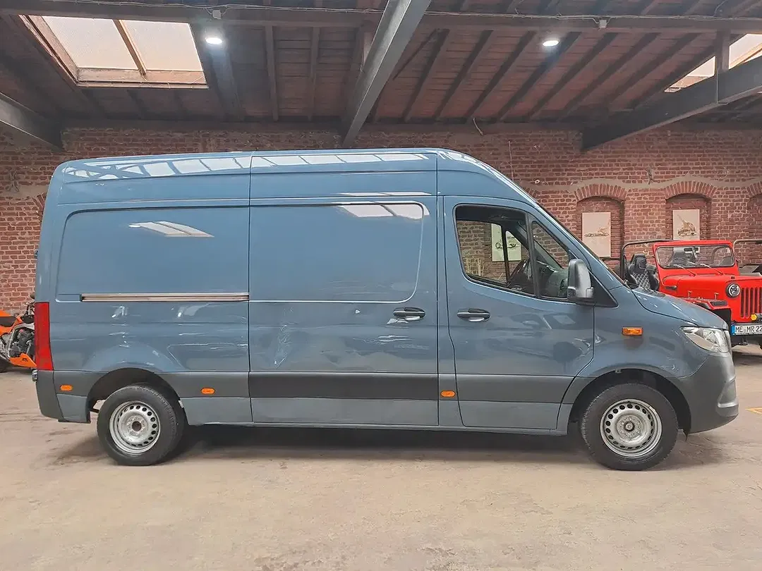 Mercedes-Benz Sprinter - Thumbnail 4