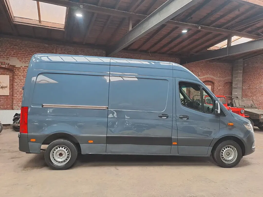 Mercedes-Benz Sprinter - Thumbnail 5