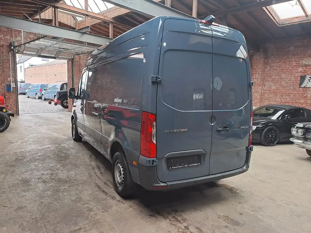 Mercedes-Benz Sprinter - Thumbnail 8