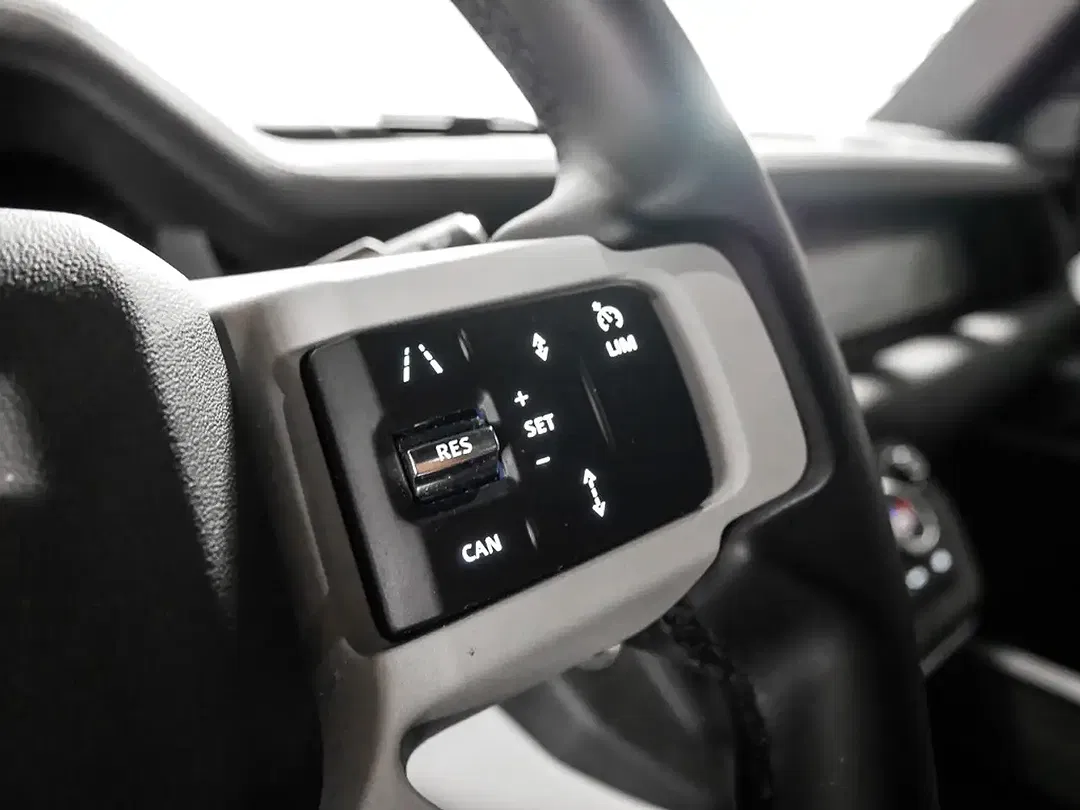 Land Rover Defender - Thumbnail 14