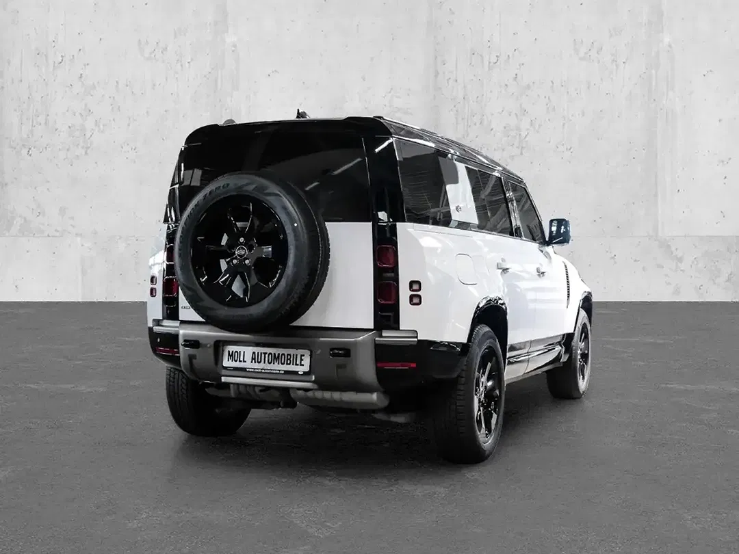 Land Rover Defender - Thumbnail 2