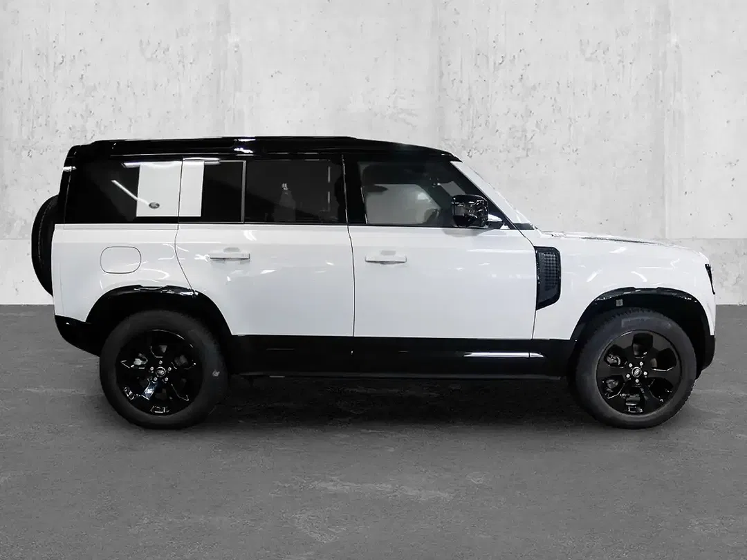 Land Rover Defender - Thumbnail 5