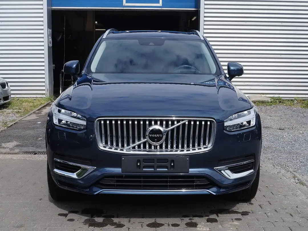 Volvo XC90 - Thumbnail 12