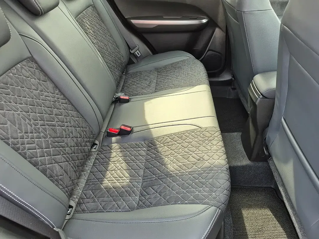 Suzuki Vitara - Thumbnail 11