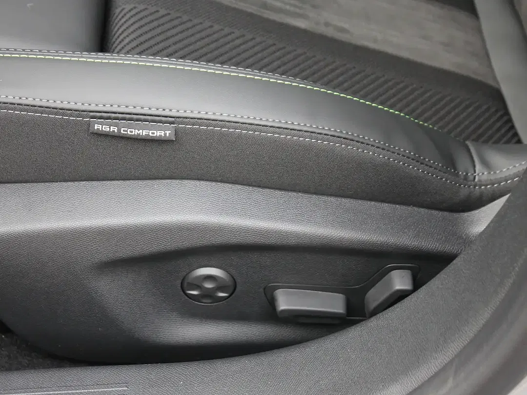 Peugeot 308 - Thumbnail 11