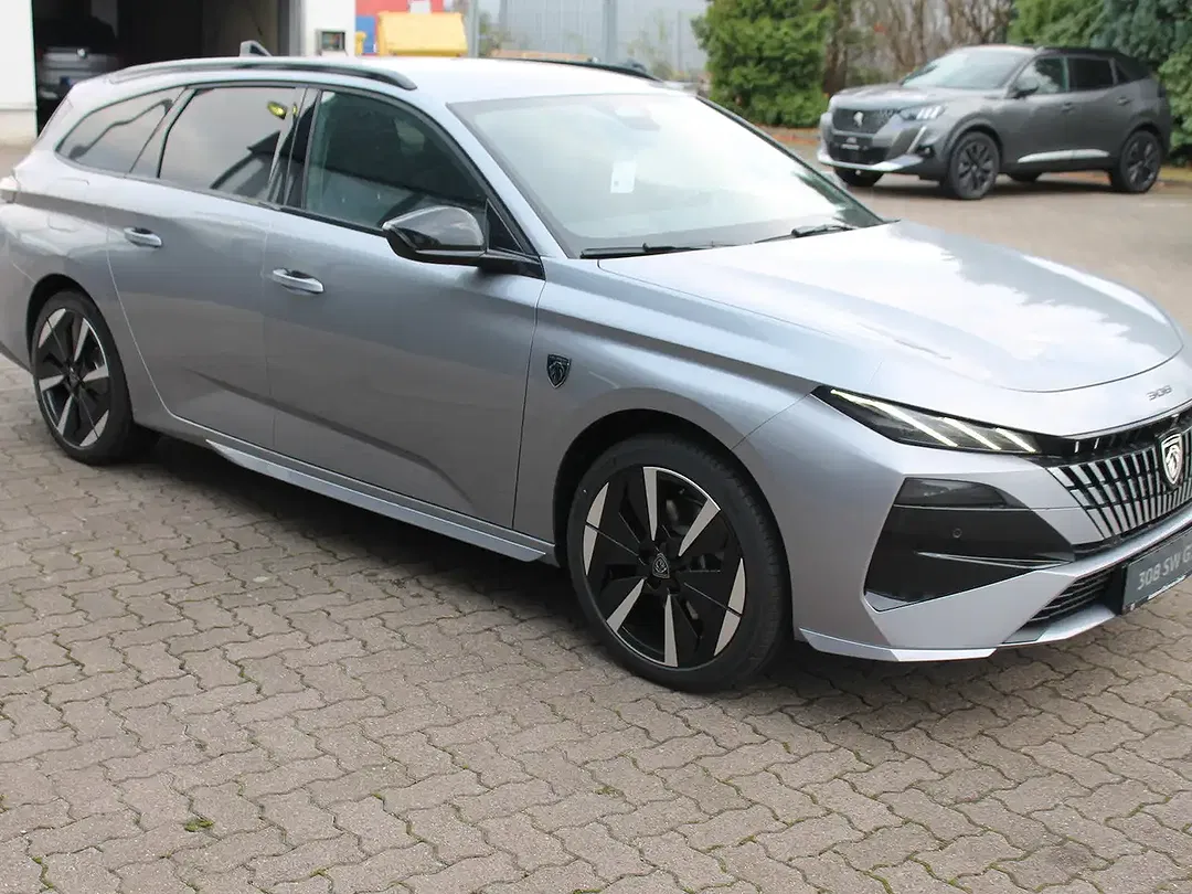 Peugeot 308 - Thumbnail 3