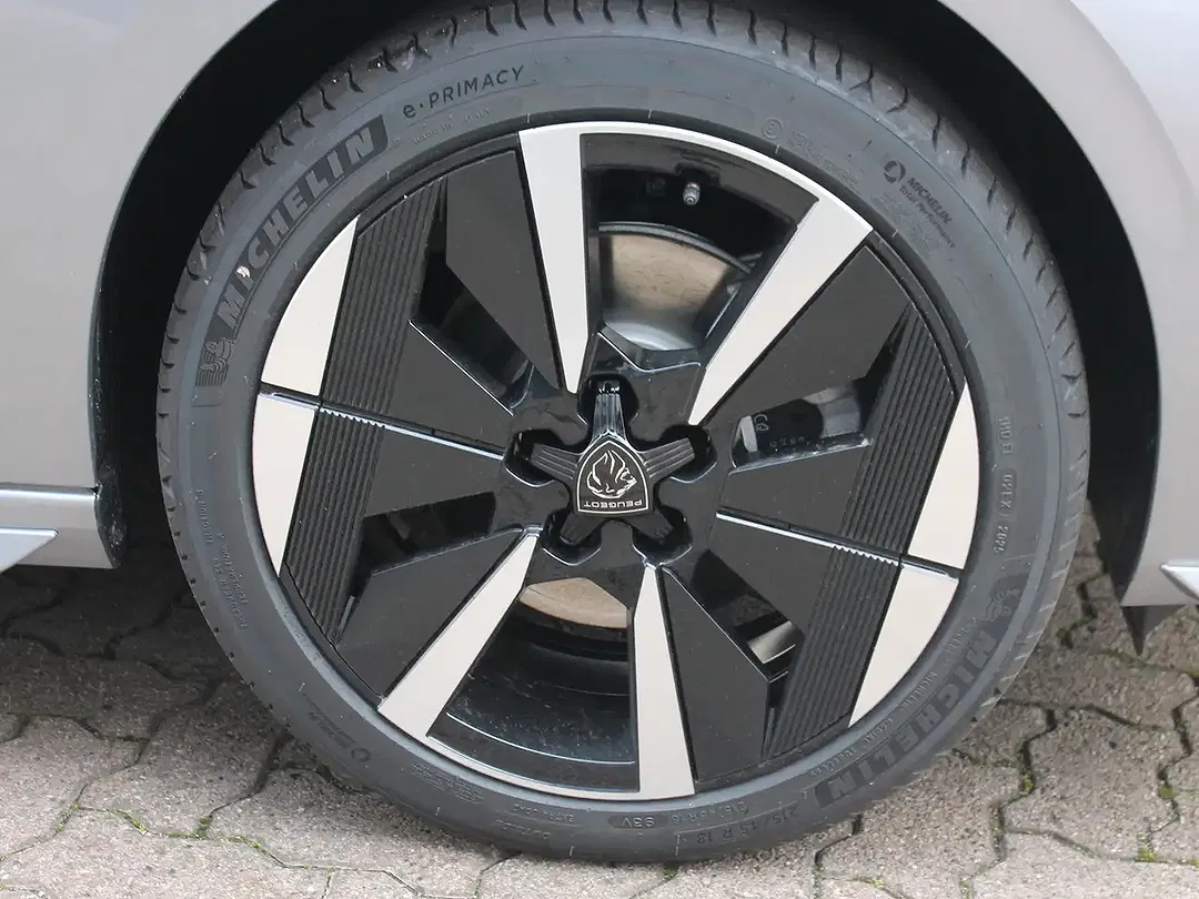 Peugeot 308 - Thumbnail 5