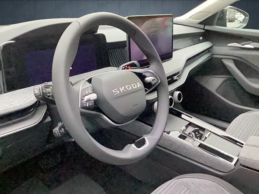 Skoda Superb - Thumbnail 9