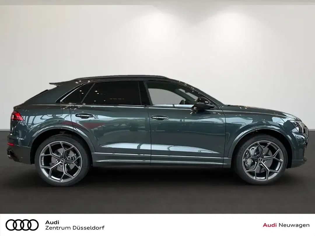 Audi RS Q8 - Thumbnail 2