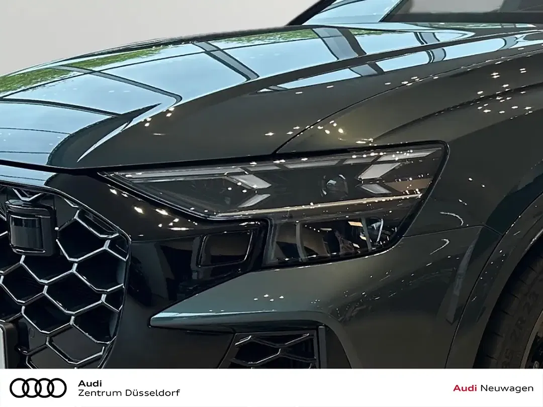 Audi RS Q8 - Thumbnail 4