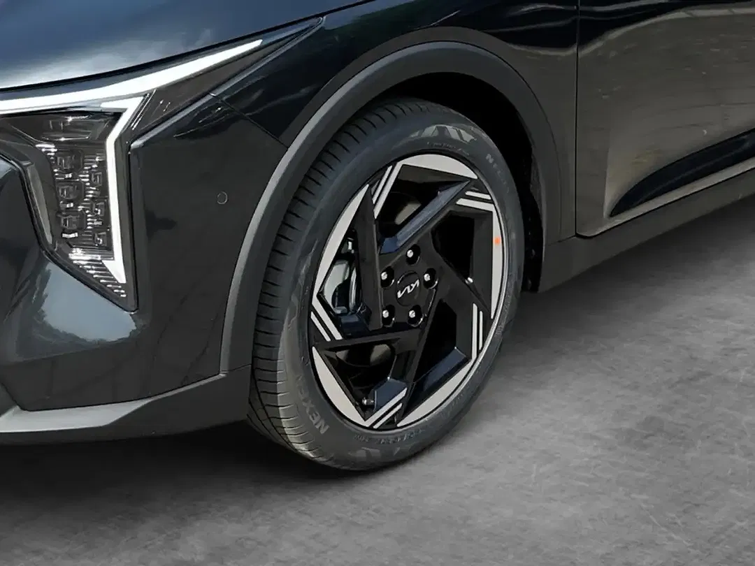 Kia K4 - Thumbnail 11