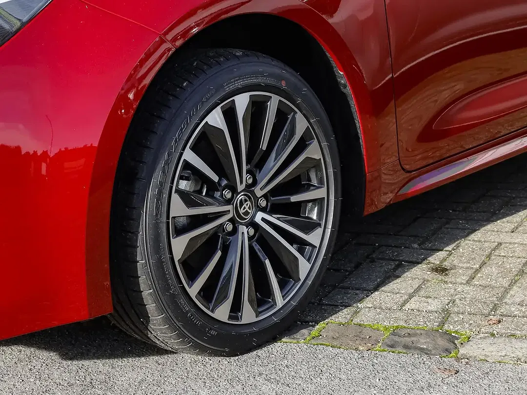 Toyota Corolla - Thumbnail 13