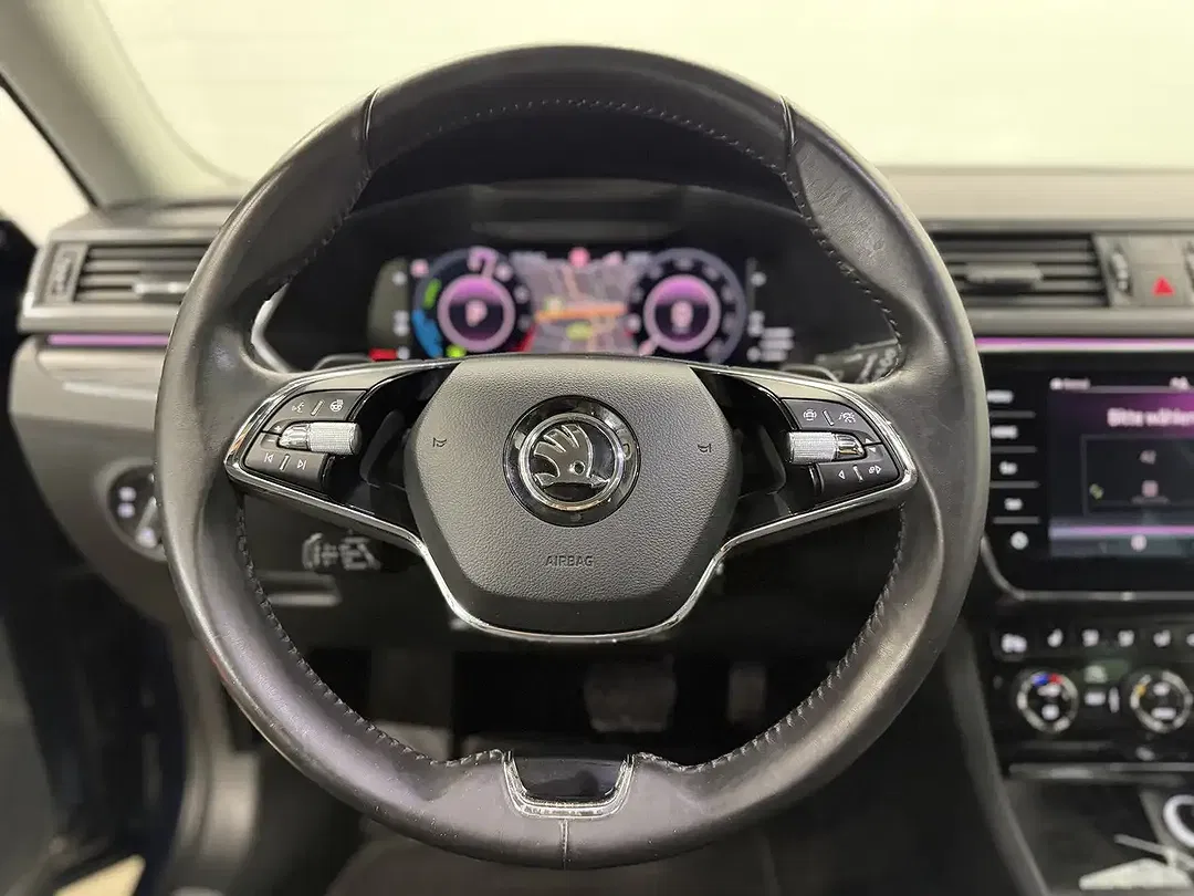 Skoda Superb - Thumbnail 10