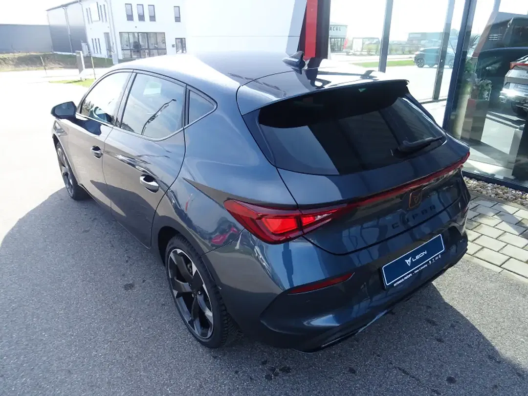 CUPRA Leon - Thumbnail 3