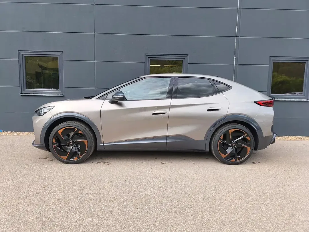 CUPRA Tavascan - Thumbnail 5