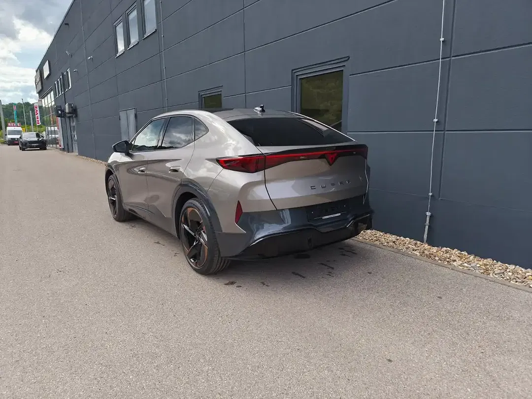 CUPRA Tavascan - Thumbnail 6