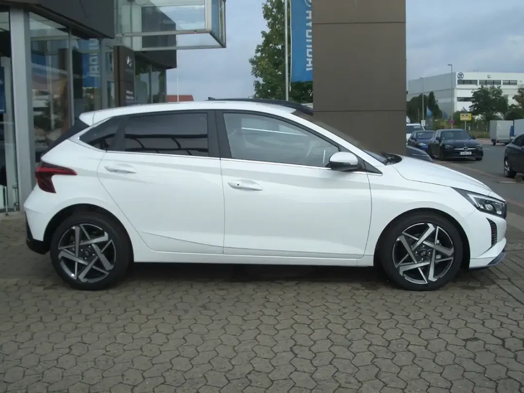 Hyundai i20 - Thumbnail 3