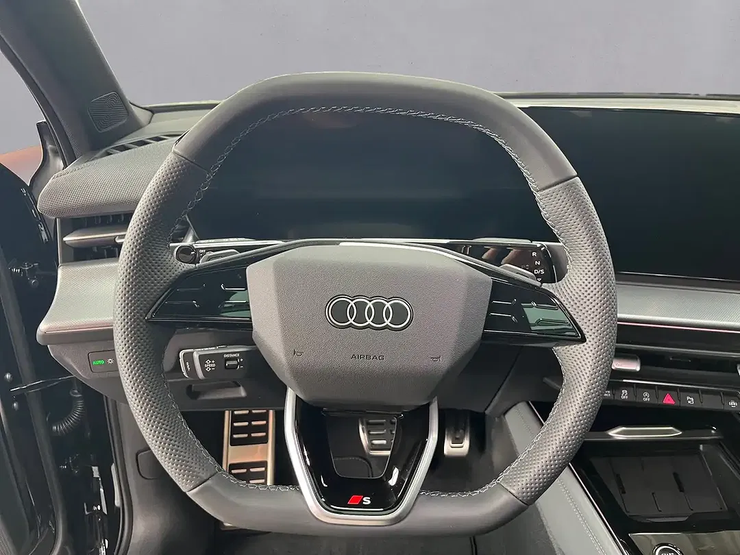 Audi Q3 - Thumbnail 11
