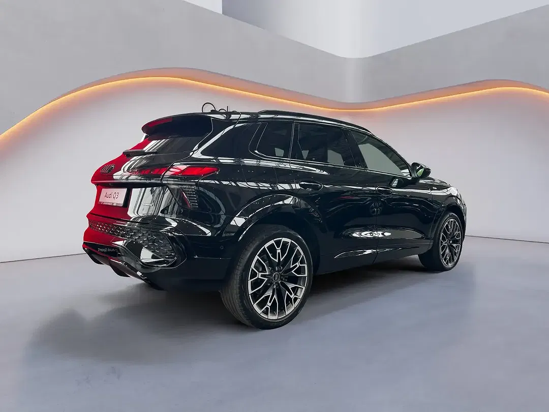 Audi Q3 - Thumbnail 4