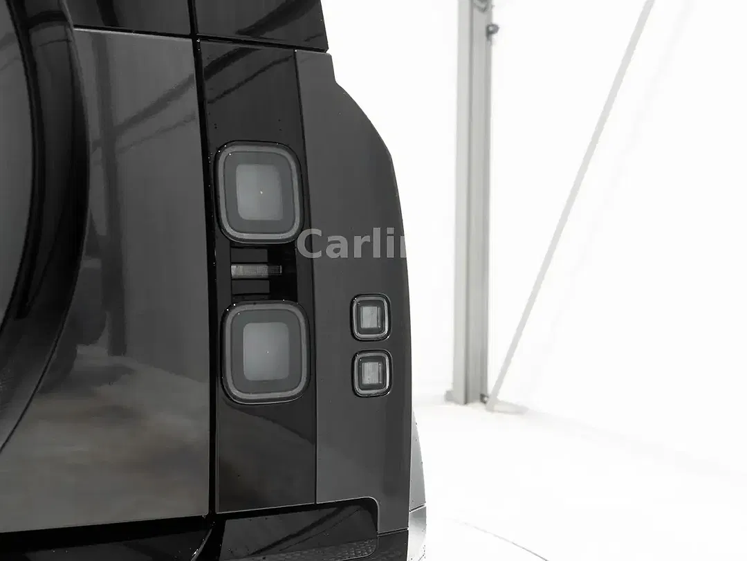 Land Rover Defender - Thumbnail 15