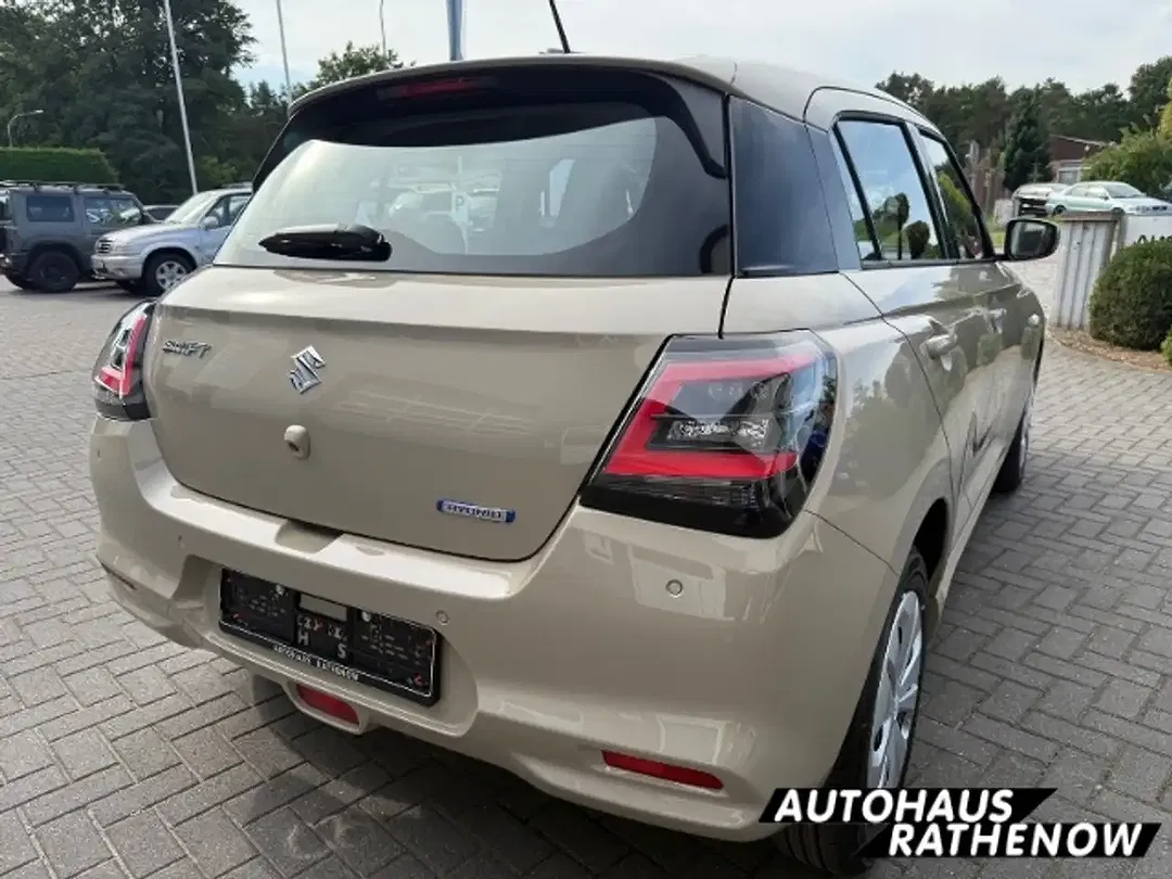 Suzuki Swift - Thumbnail 6
