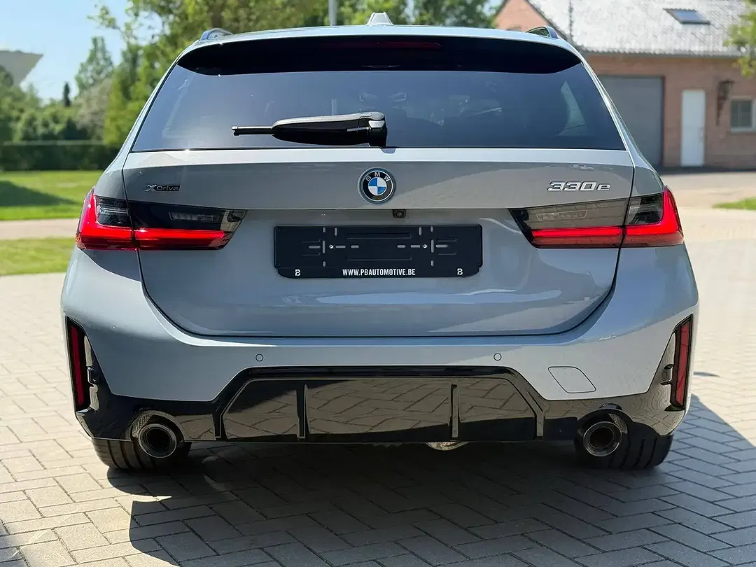 BMW 330 - Thumbnail 6