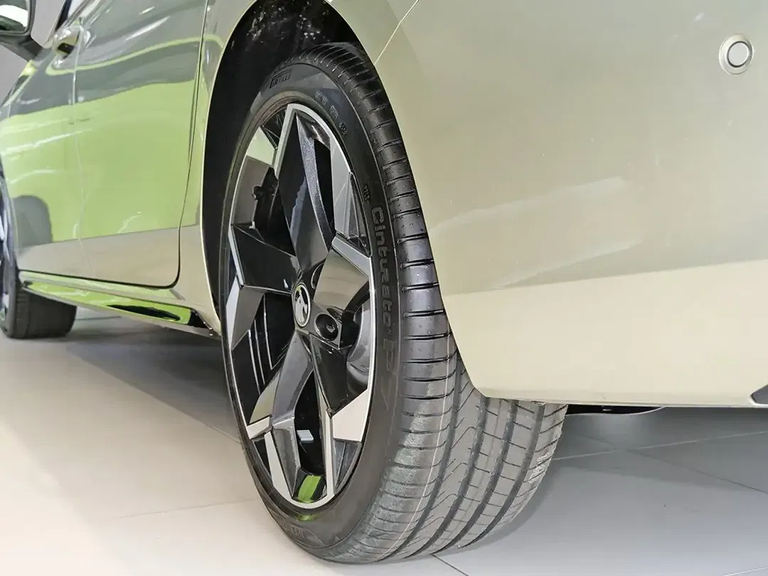 Skoda Superb - Thumbnail 5