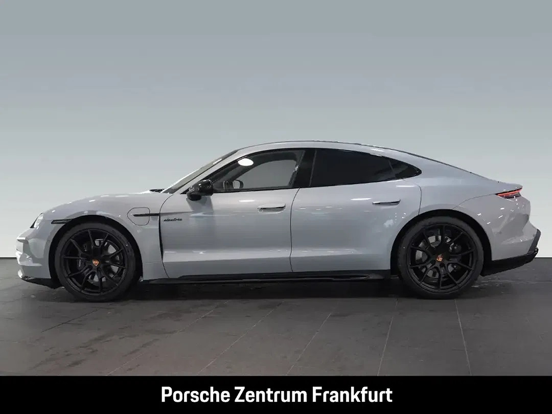 Porsche Taycan - Thumbnail 2