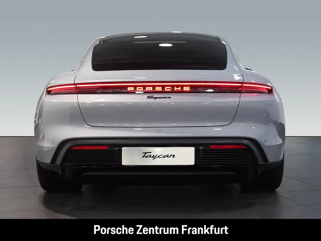 Porsche Taycan - Thumbnail 5