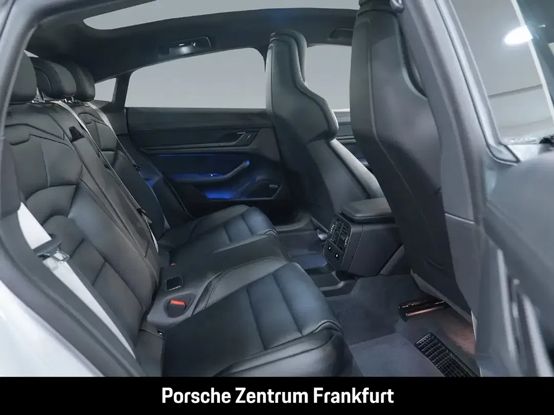 Porsche Taycan - Thumbnail 8