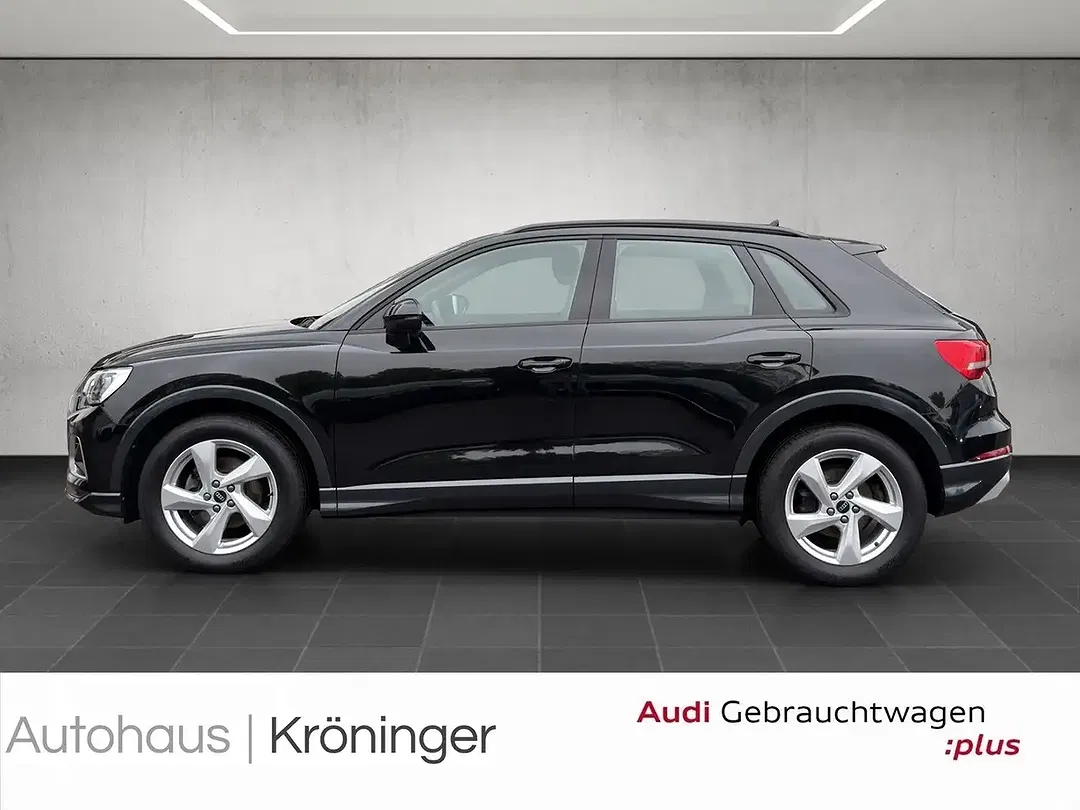 Audi Q3 - Thumbnail 3