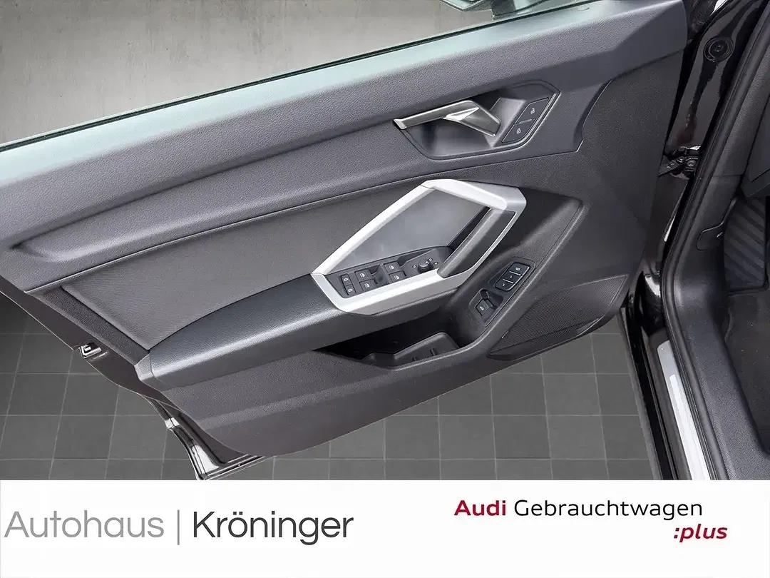 Audi Q3 - Thumbnail 8