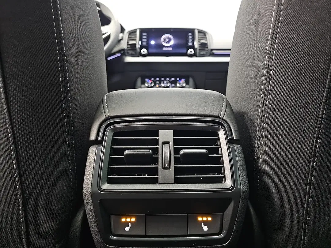 Skoda Karoq - Thumbnail 11