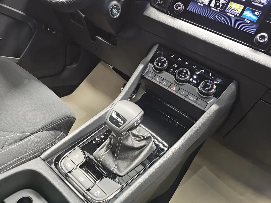 Skoda Karoq - Thumbnail 14