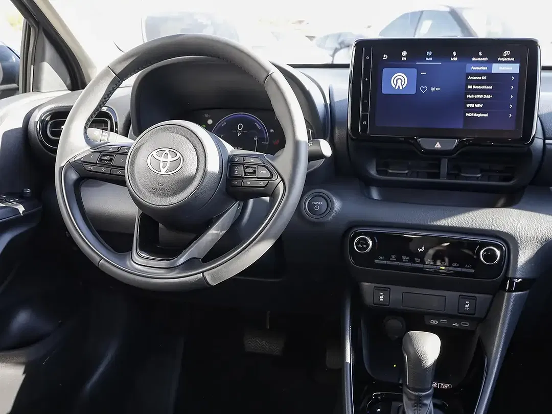 Toyota Yaris - Thumbnail 9