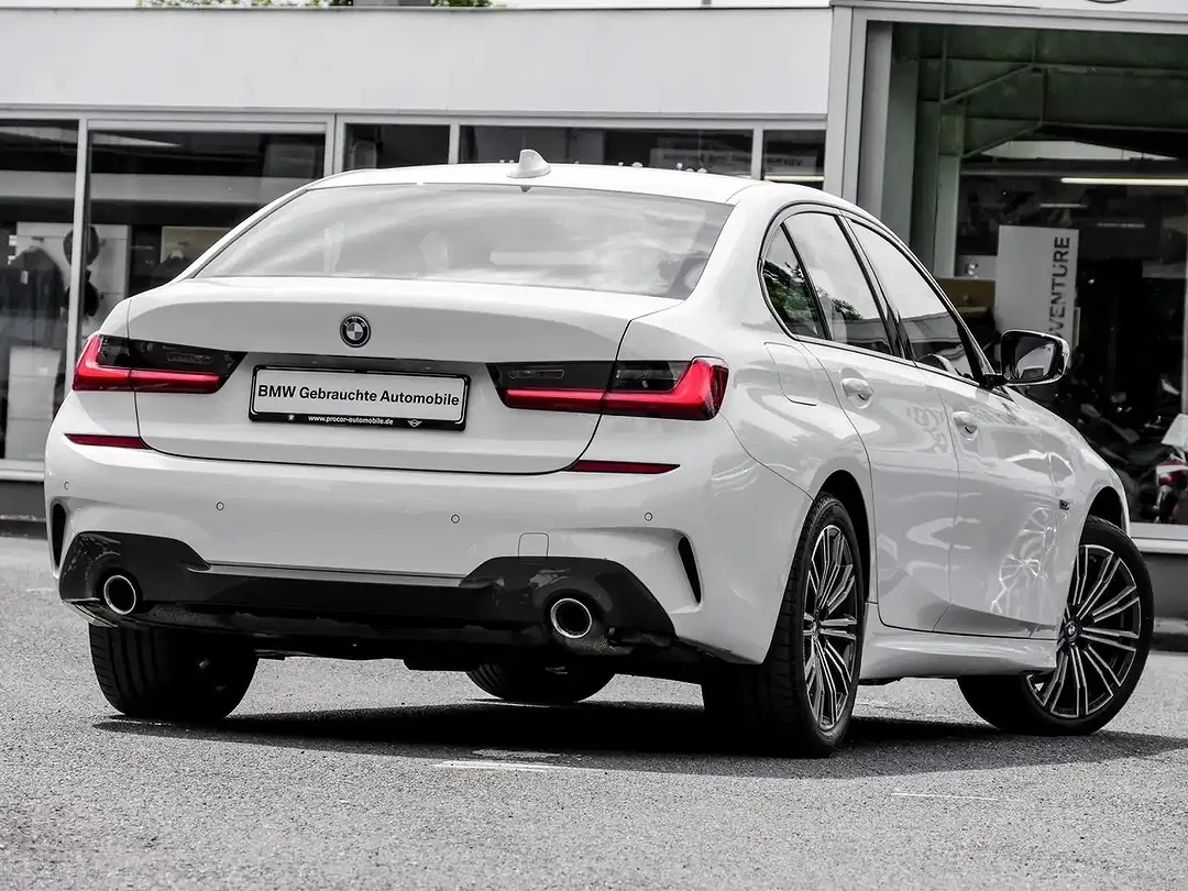 BMW 320 - Thumbnail 2