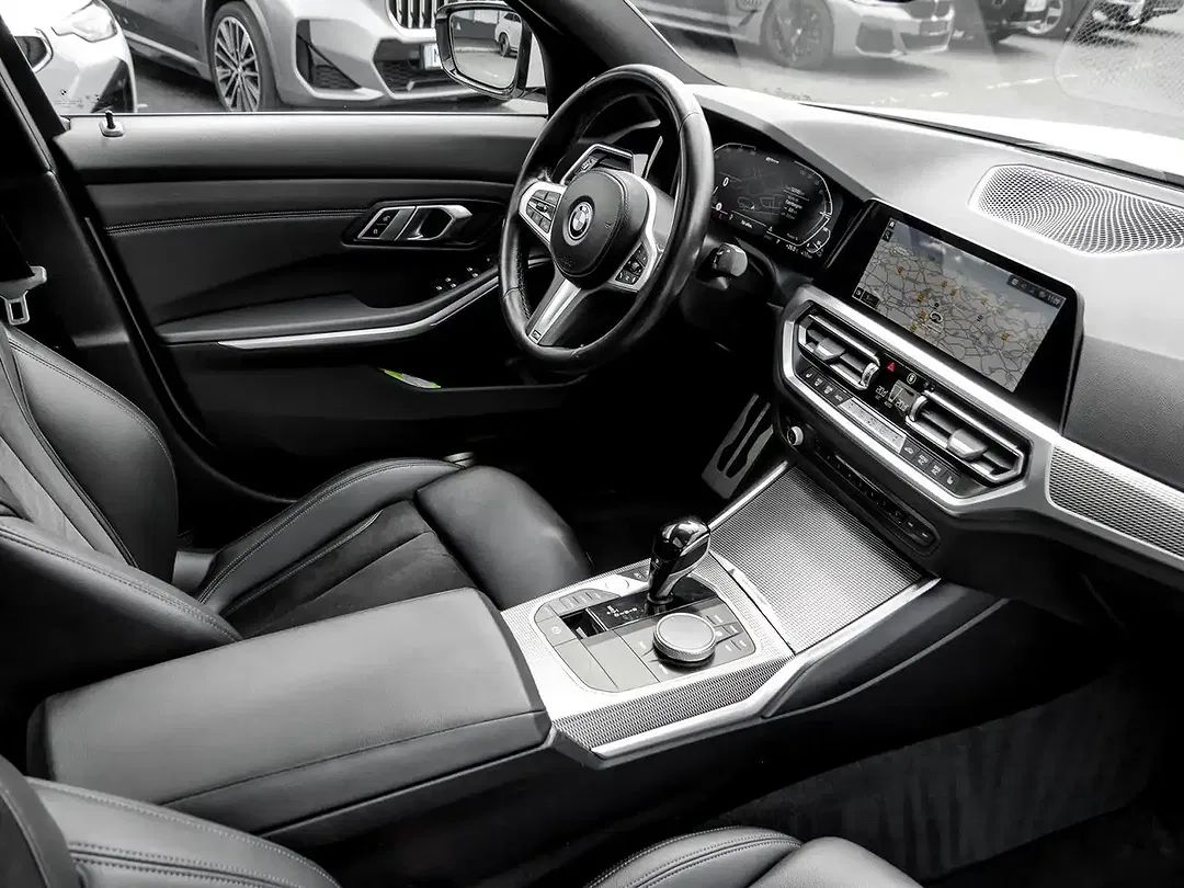 BMW 320 - Thumbnail 3