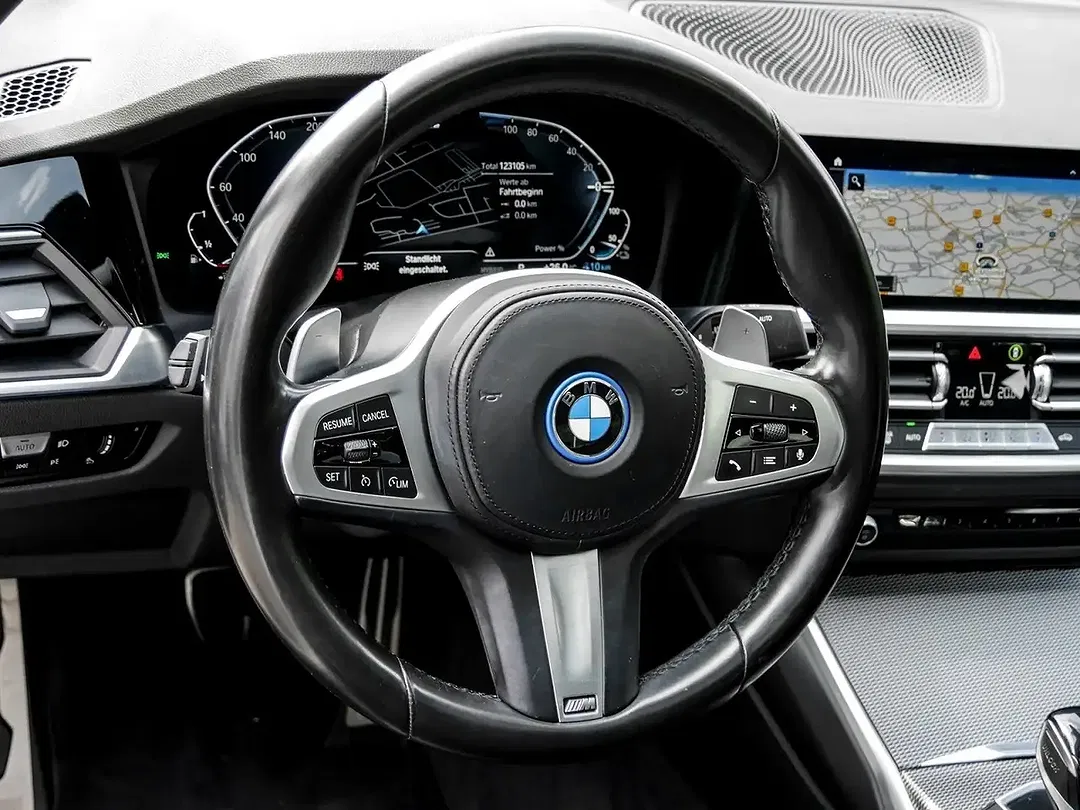 BMW 320 - Thumbnail 9